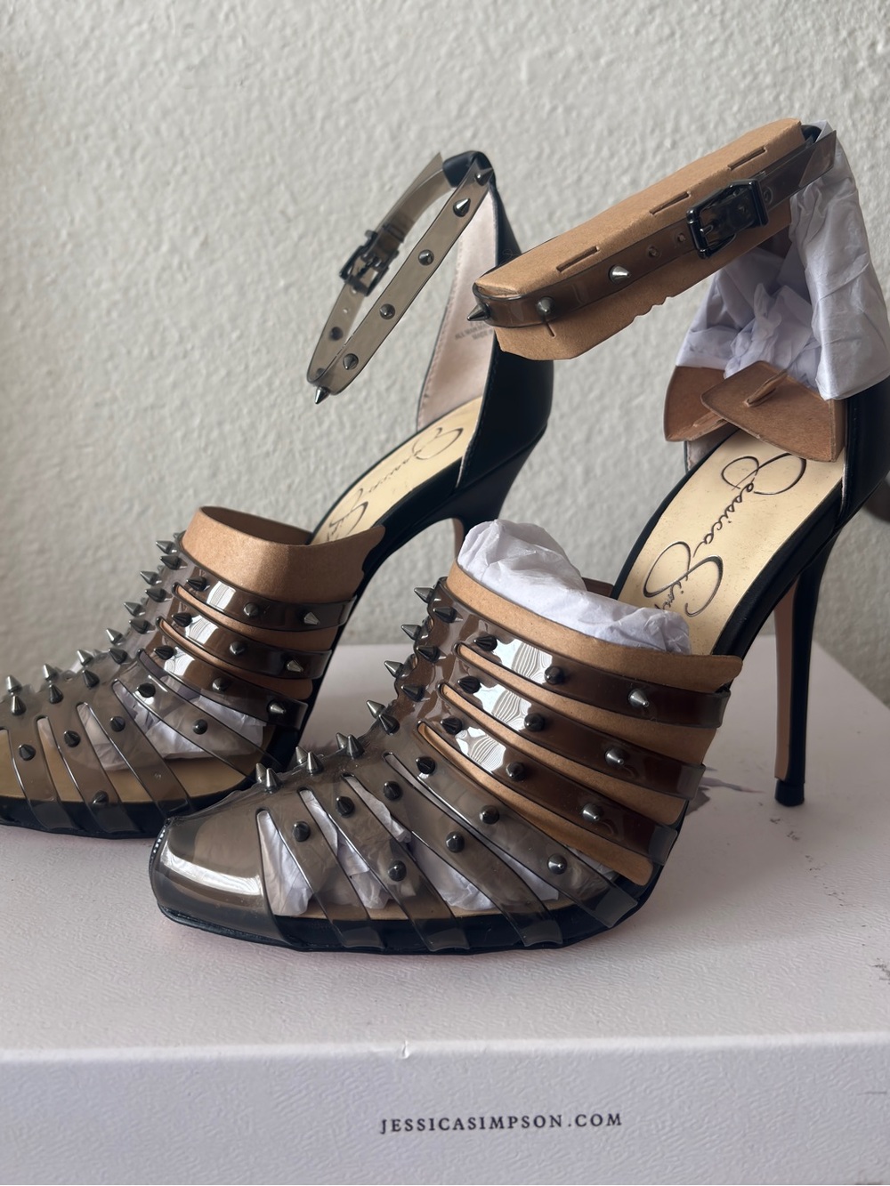 NWT Jessica Simpson Westah Smoke Studded Spike Heels 7.5